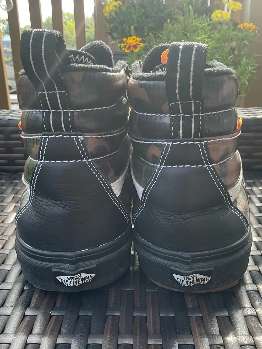 VANS Sk8 Hi MTE 2.0 DX, Black / Green Camo. Very Good Condition. Men’s 11.5.